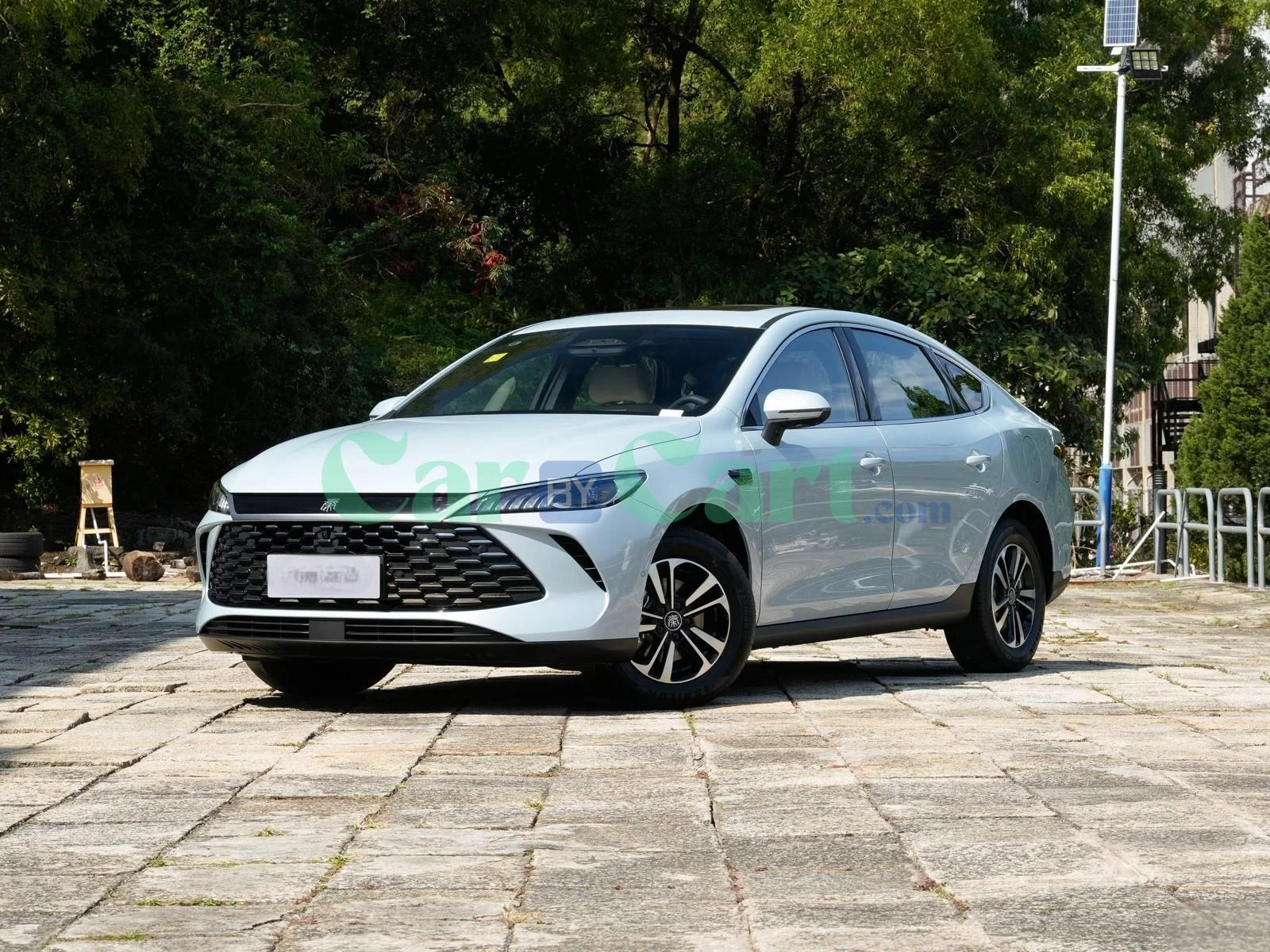 BYD Qin plus dm-i smart 2025