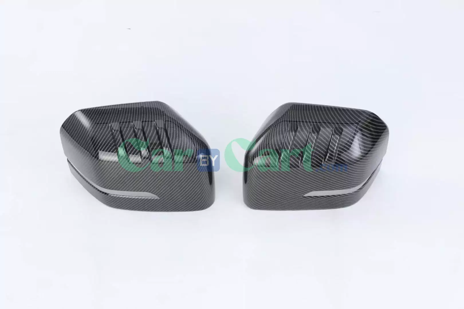 Leopard 5  accessories set outside