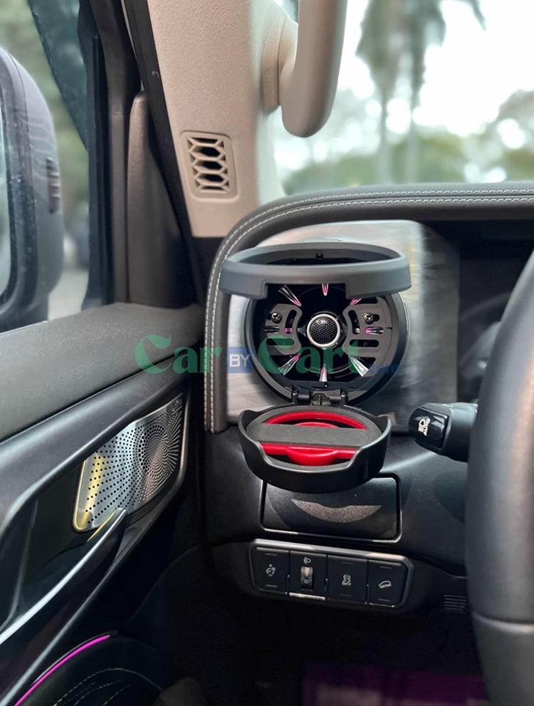 2025 TANK 300 car cup holder