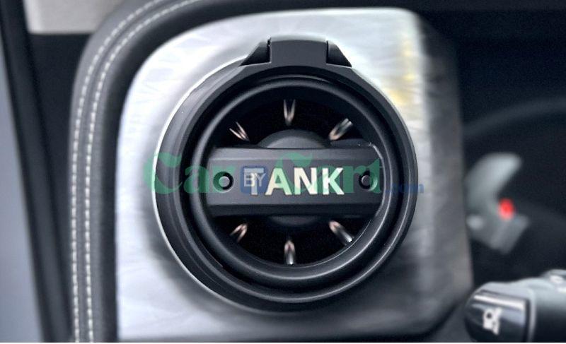 2025 TANK 300 car cup holder