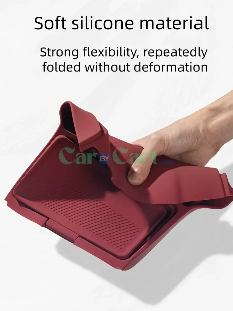 2025 TANK 300 Storage box under the center console